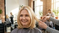 Goodbye to Hair Dyes: New Methods Gaining Attention for Covering Grey Hair Naturally
