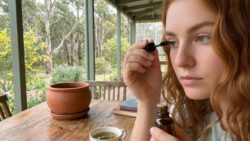 Grow Fuller Eyebrows and Eyelashes Naturally Using Gentle Household Oils With Daily Use